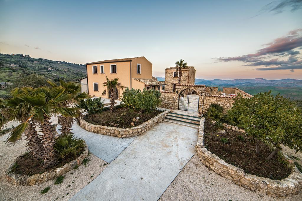 Agriturismo Baglio Del Melograno Villa Aragona Dış mekan fotoğraf